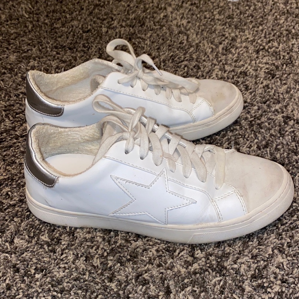 Steve madden star sneakers
